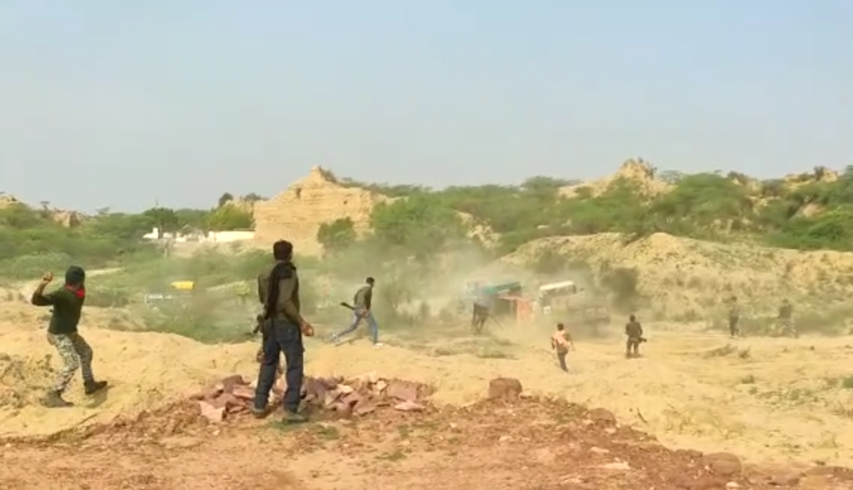 Firing between Rajasthan Police and sand mafia