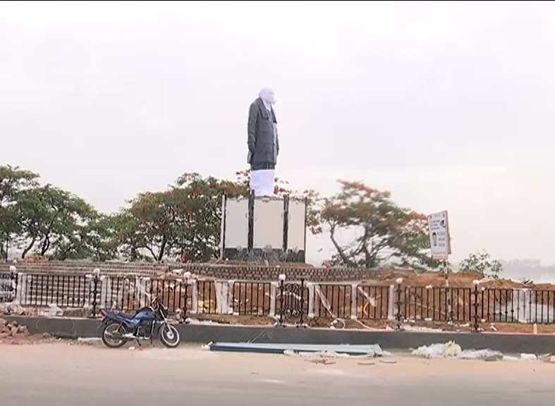 pv statue, pv narasimha rao