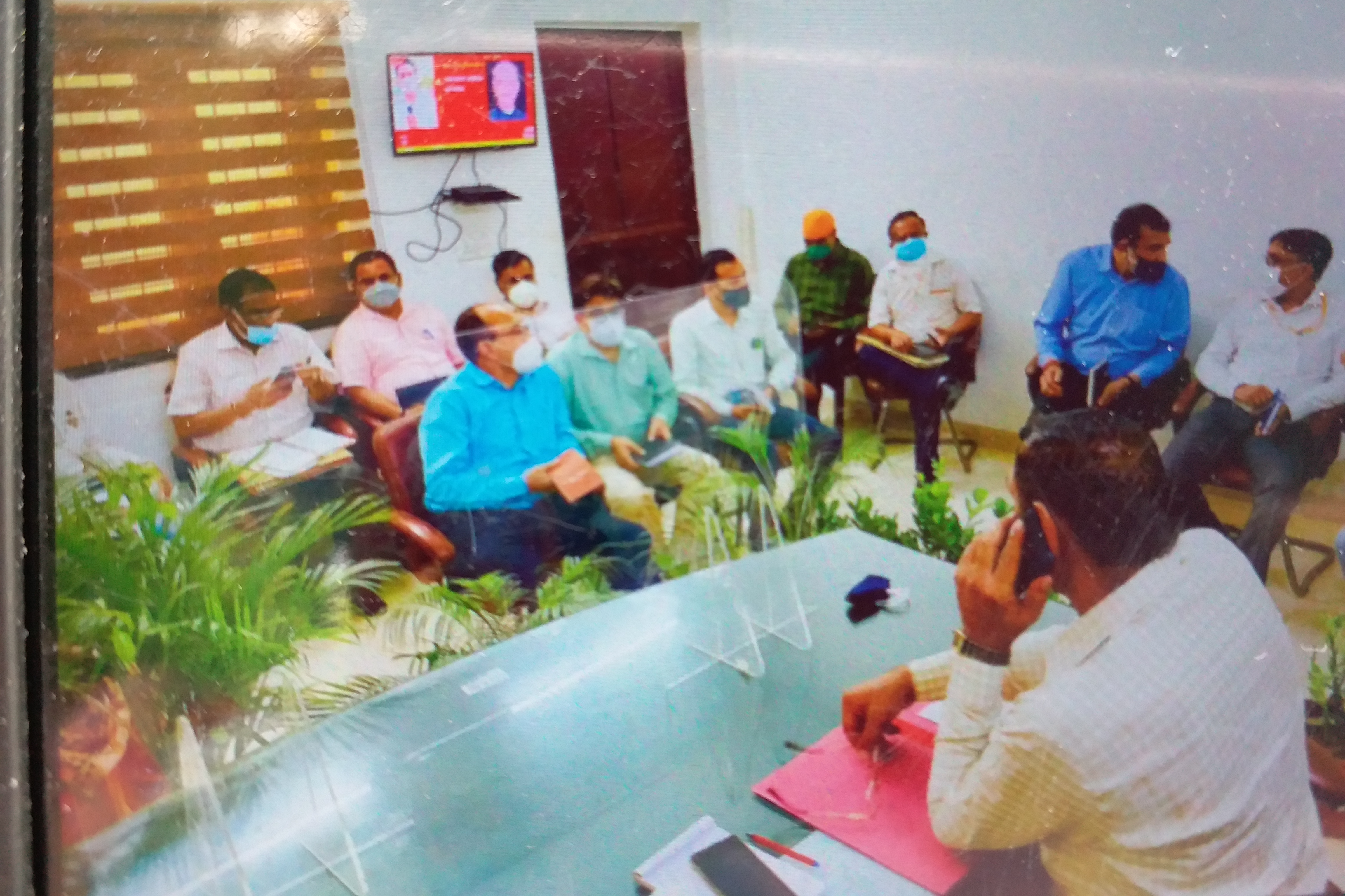 mla-sahiram-pehalwan-held-meeting-regarding-waterlogging-problem-in-pul-prahladpur-underpass