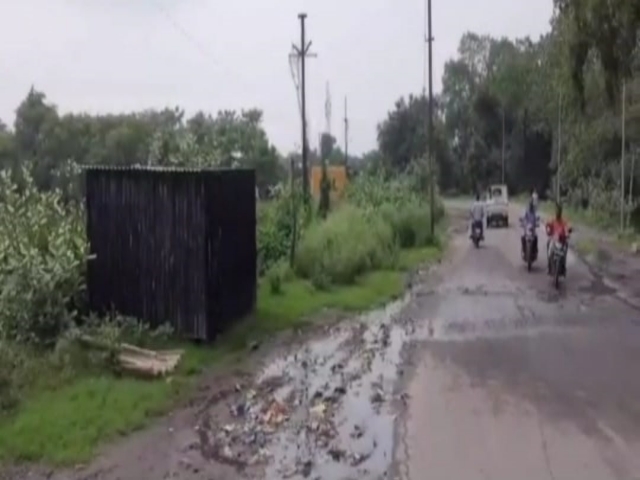 Encroachers occupied Guhibandh pond in dhanbad