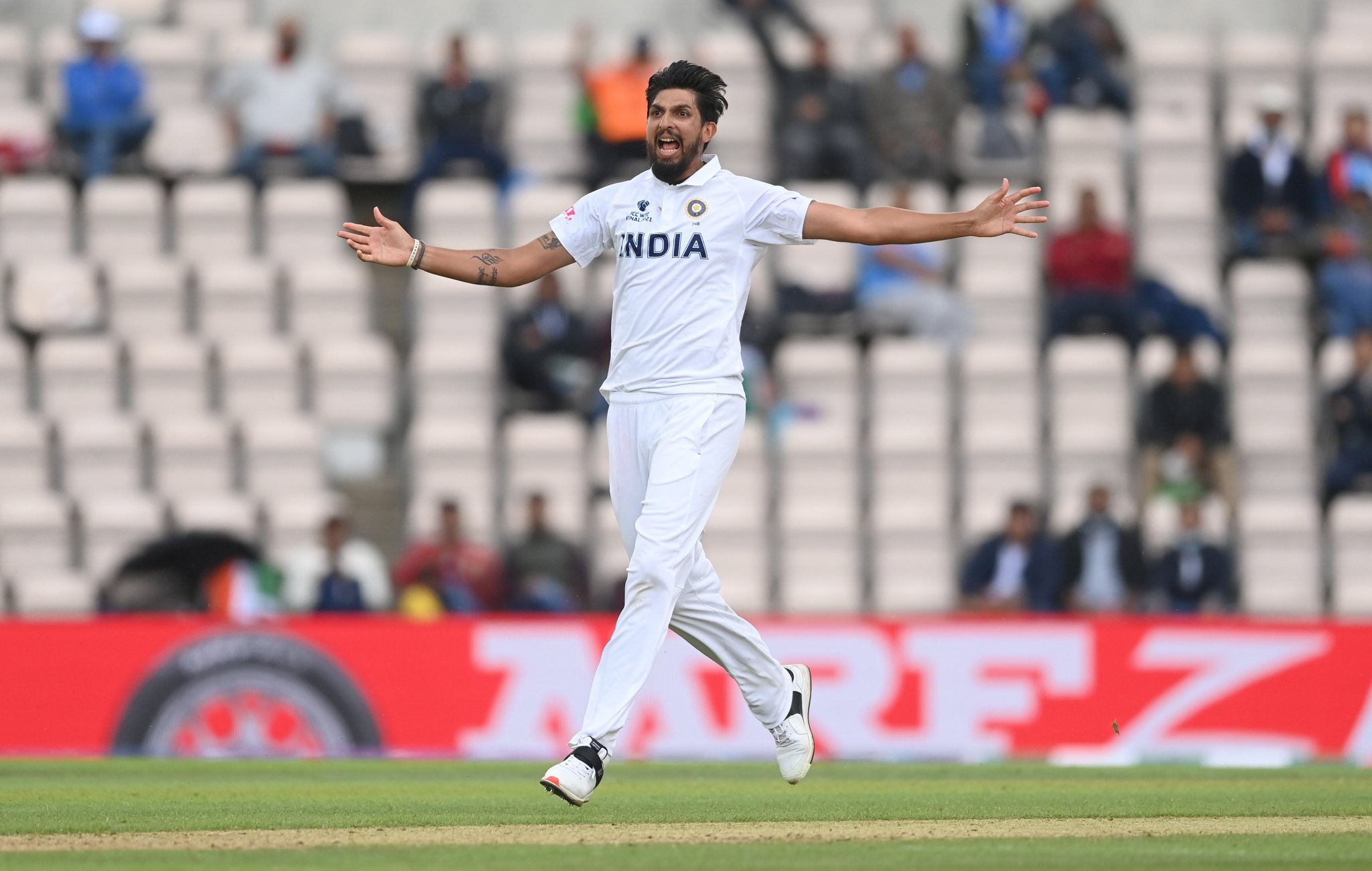 Ishant Sharma suffers injury