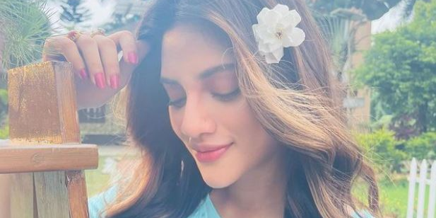 nusrat jahan glows in sky kaftaan in her new baby bump pics