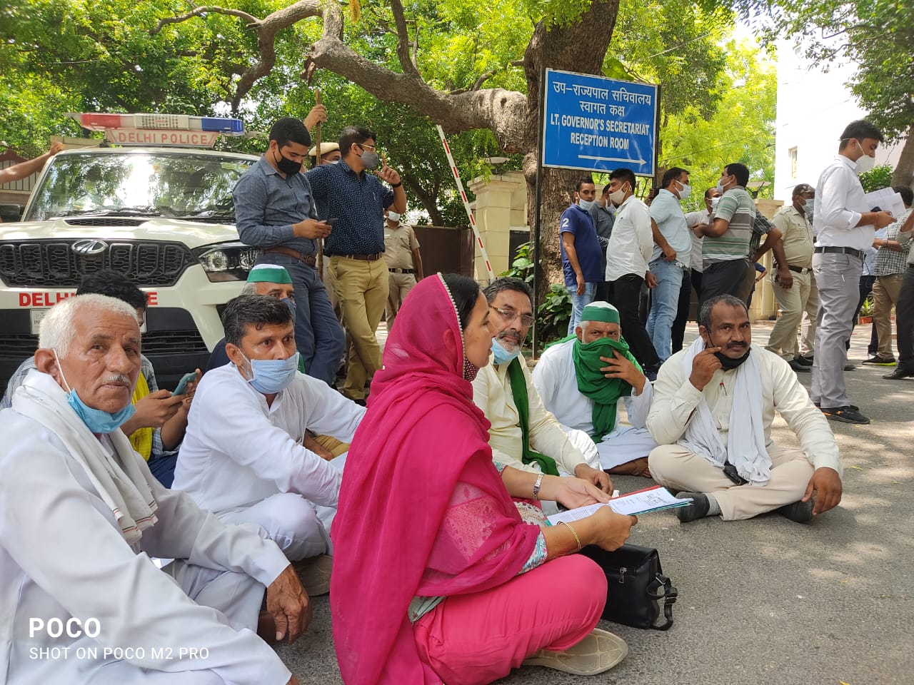 Delhi Police reached lg house with protesting farmer leaders