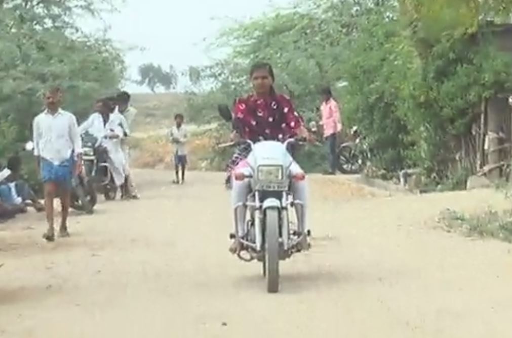 bike driving girl