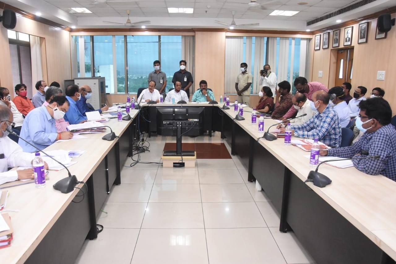 telangana ministers reviewed on bonalu arrangements