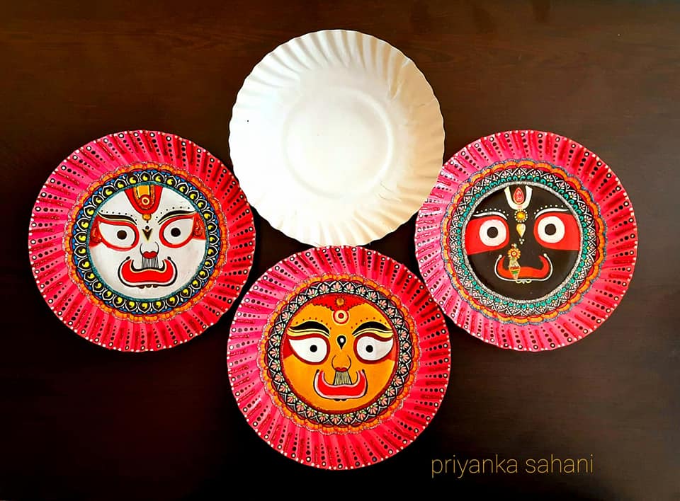 miniature artist from kendrapara, artist priyanka sahani, painting of lord jagannath, painting balabhadra and subhadra, painting of jagnnath in different objects, ଫୁଲରେ କାଳିଆକୁ ଆଙ୍କିଲେ ପ୍ରିୟଙ୍କା,  ଚିତ୍ରଶିଳ୍ପୀ ପ୍ରିୟଙ୍କା ସାହାଣୀ, ରଥଯାତ୍ରା, ରଙ୍ଗତୂଳୀରେ କାଳିଆ, ମହାପ୍ରଭୁ ଜଗନ୍ନାଥ, ସଫ୍ଟୱେୟାର ଡେଭଲପର, software developer