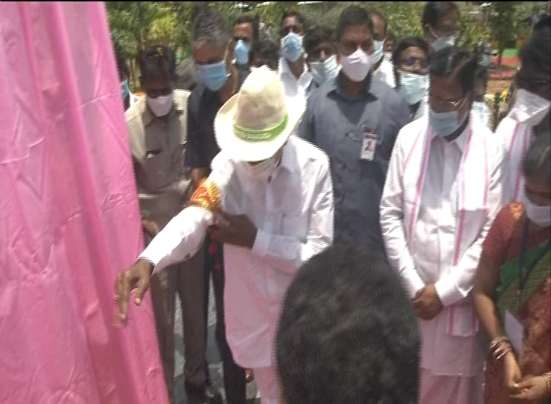 kcr visited sircilla, cm kcr in sircilla