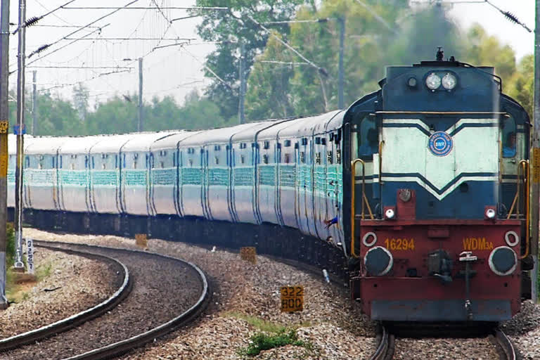 कई जिलों को जोड़ते वाली स्पेशल ट्रेनें शुरू