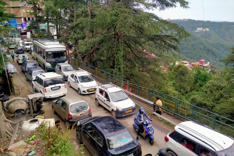 increased-number-of-tourists-in-shimla-and-manali