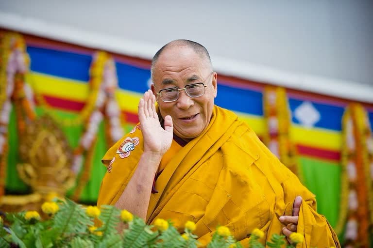 तिब्बती धर्मगुरु दलाई लामा(फाइल फोटो)