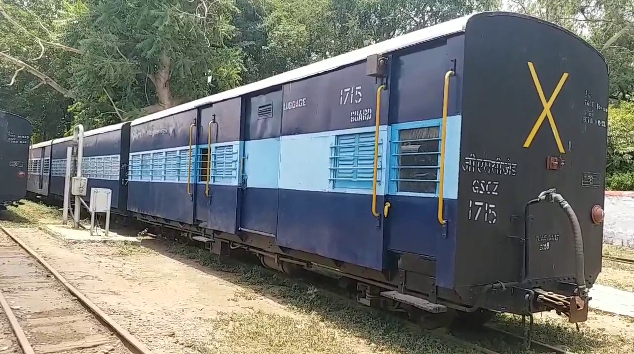 narrow gauge train