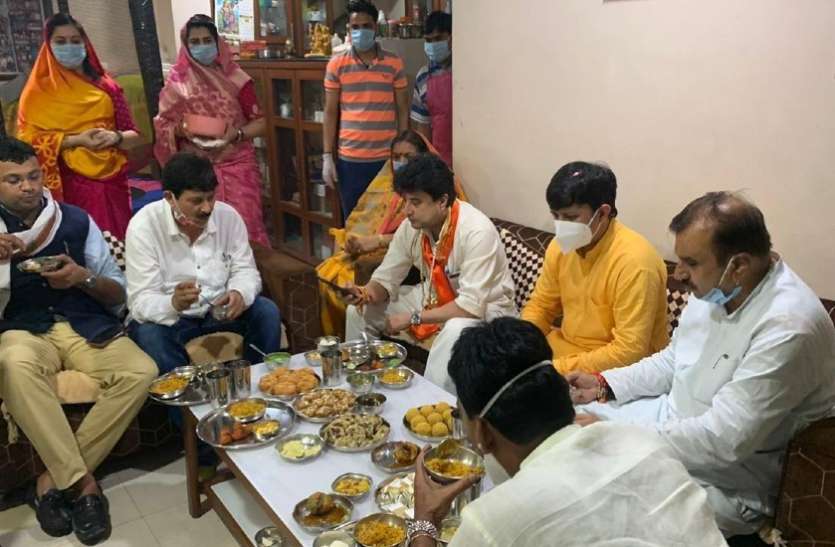 Kailash Vijayvargiya was in Bengal when Jyotiraditya Scindia came home