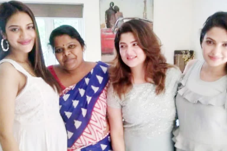 tanushree chakraborty shares picture with Srabanti Chatterjee and nusrat jahan