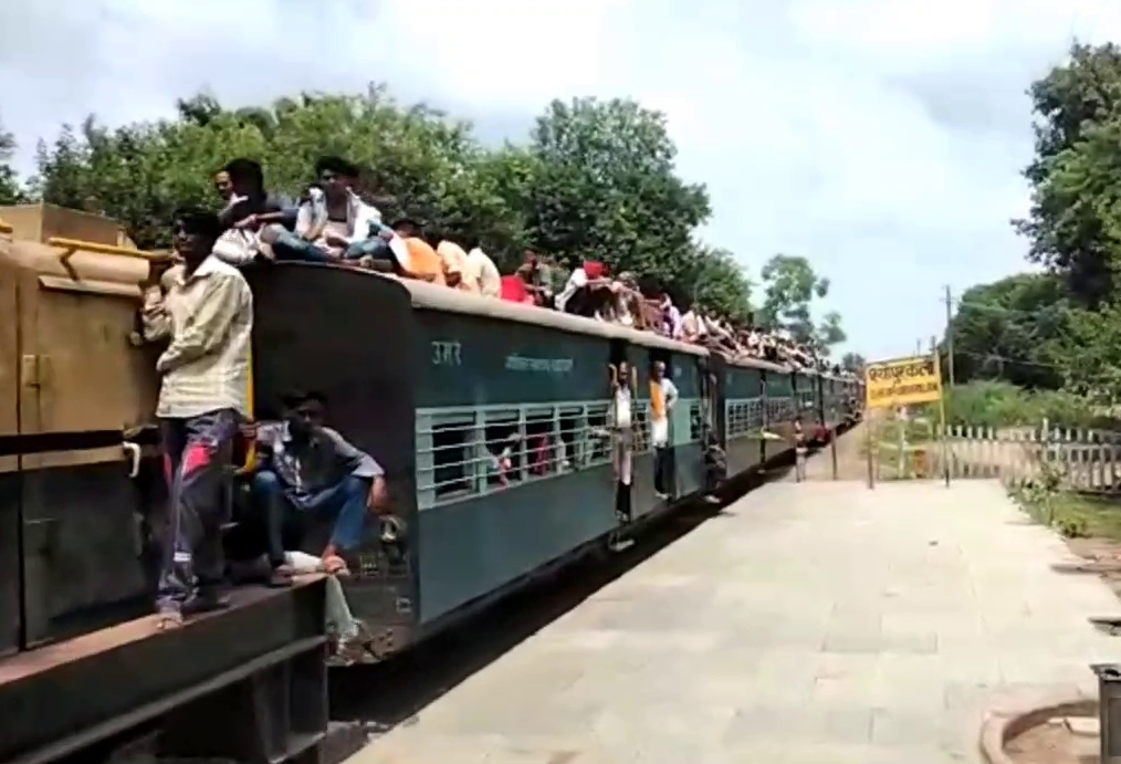 special story of narrow gauge train