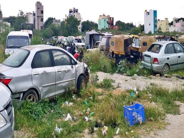 38 Thousands of vehicles get rust in Bangalore Police Stations