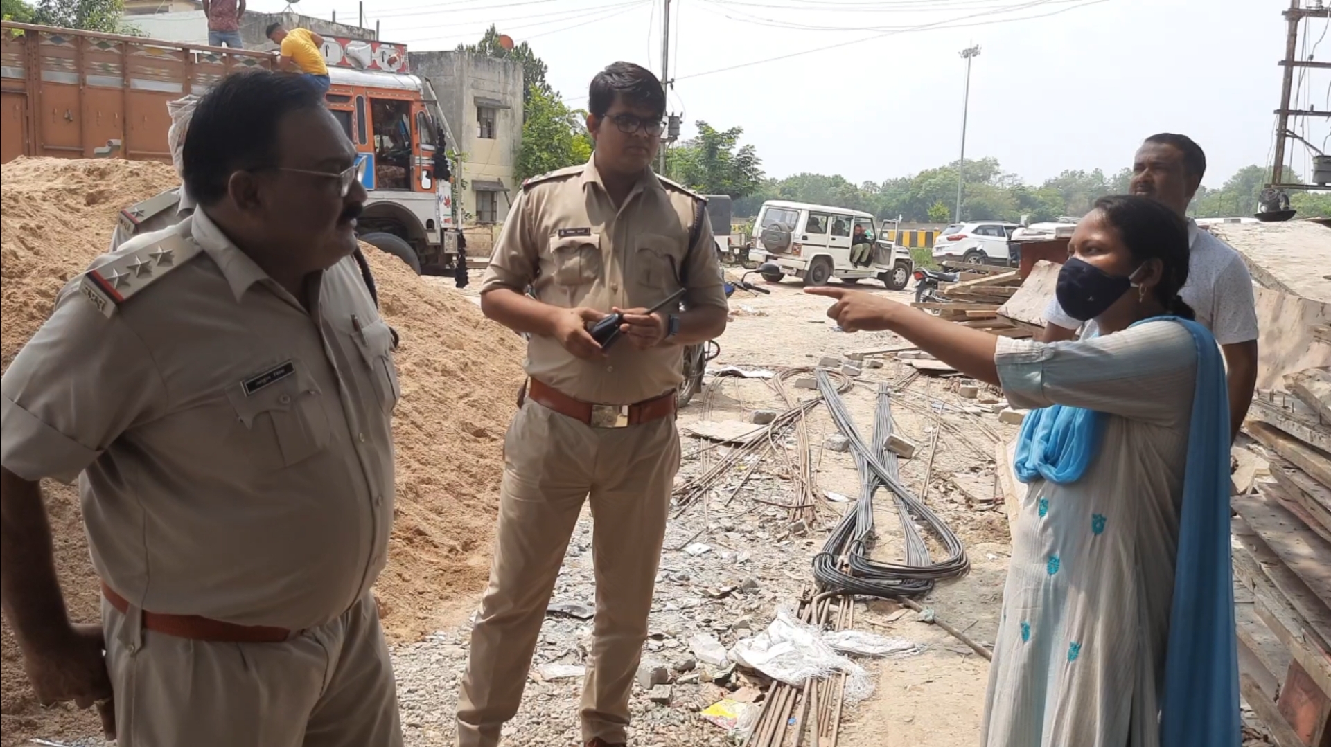 Illegal sand theft seized from the police station