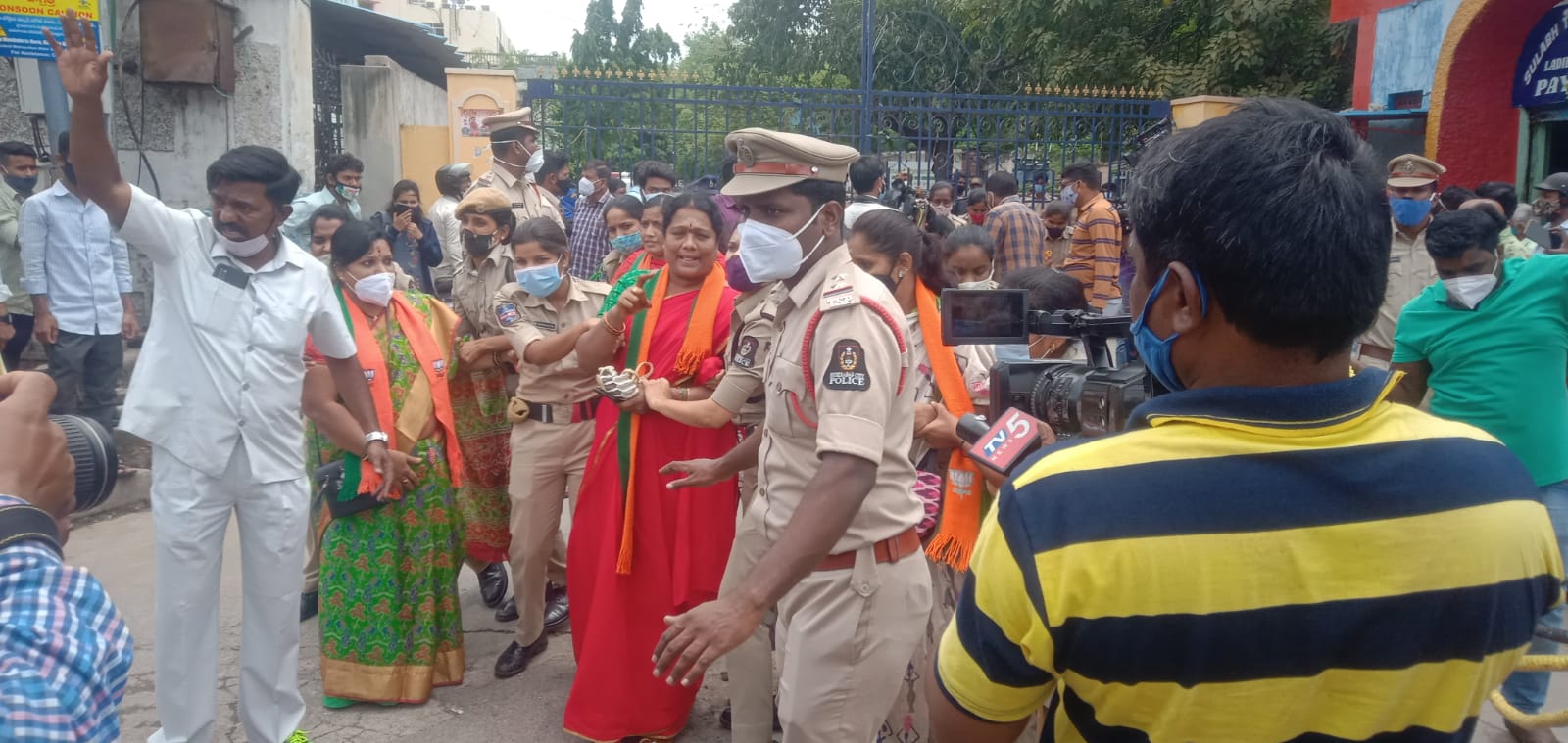 BJP MAHILA MORCHA, mahila morcha protest for nurses