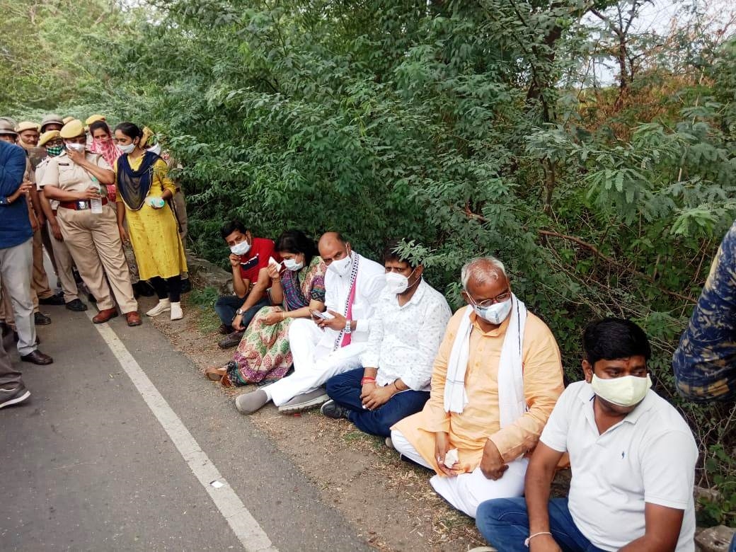 Krishna Valmiki Murder Latest News, BJP delegation stopped by police