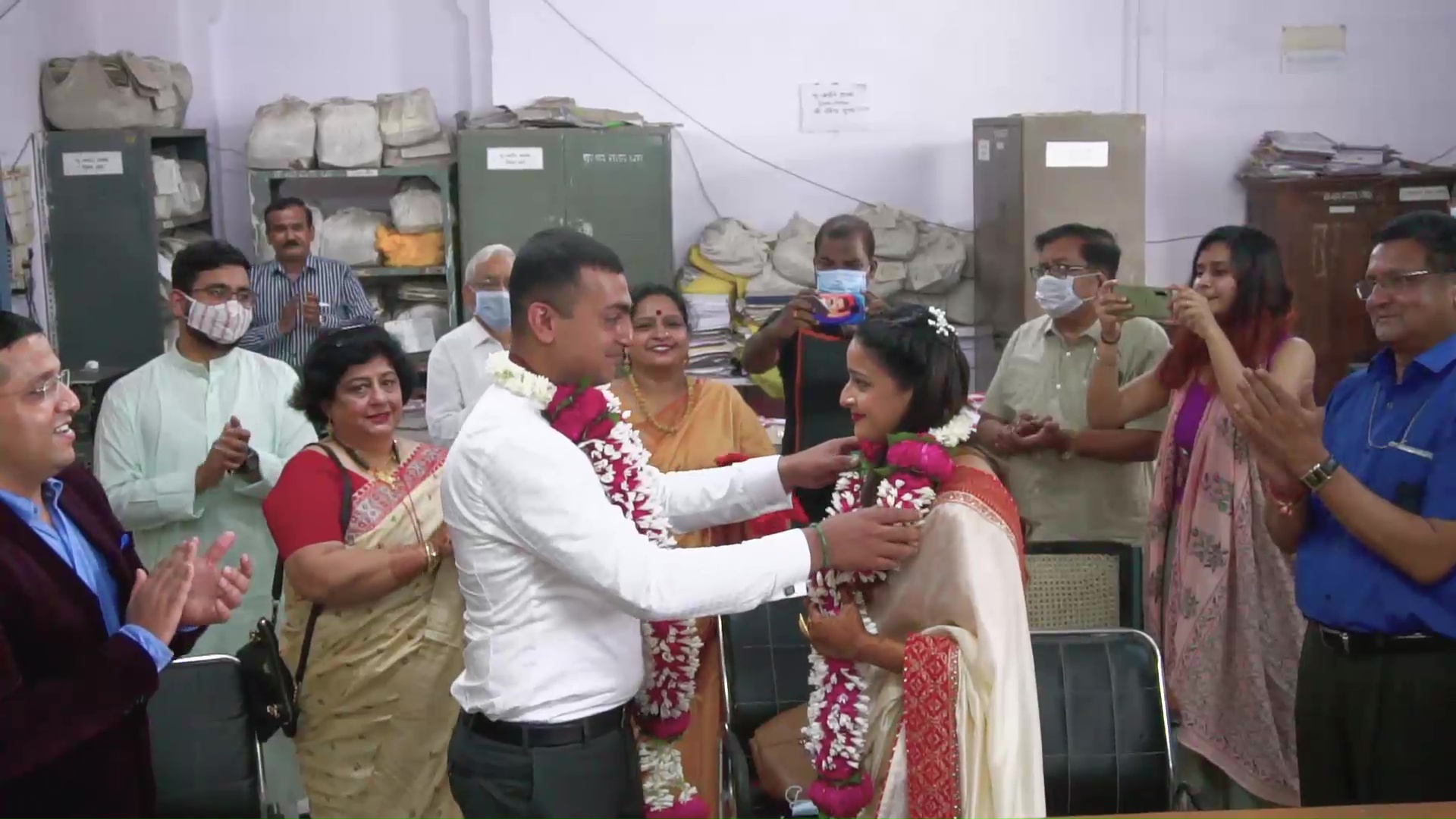 amazing-wedding-in-dhar-city-magistrate-and-army-major-got-married-by-spending-only-500-rupees