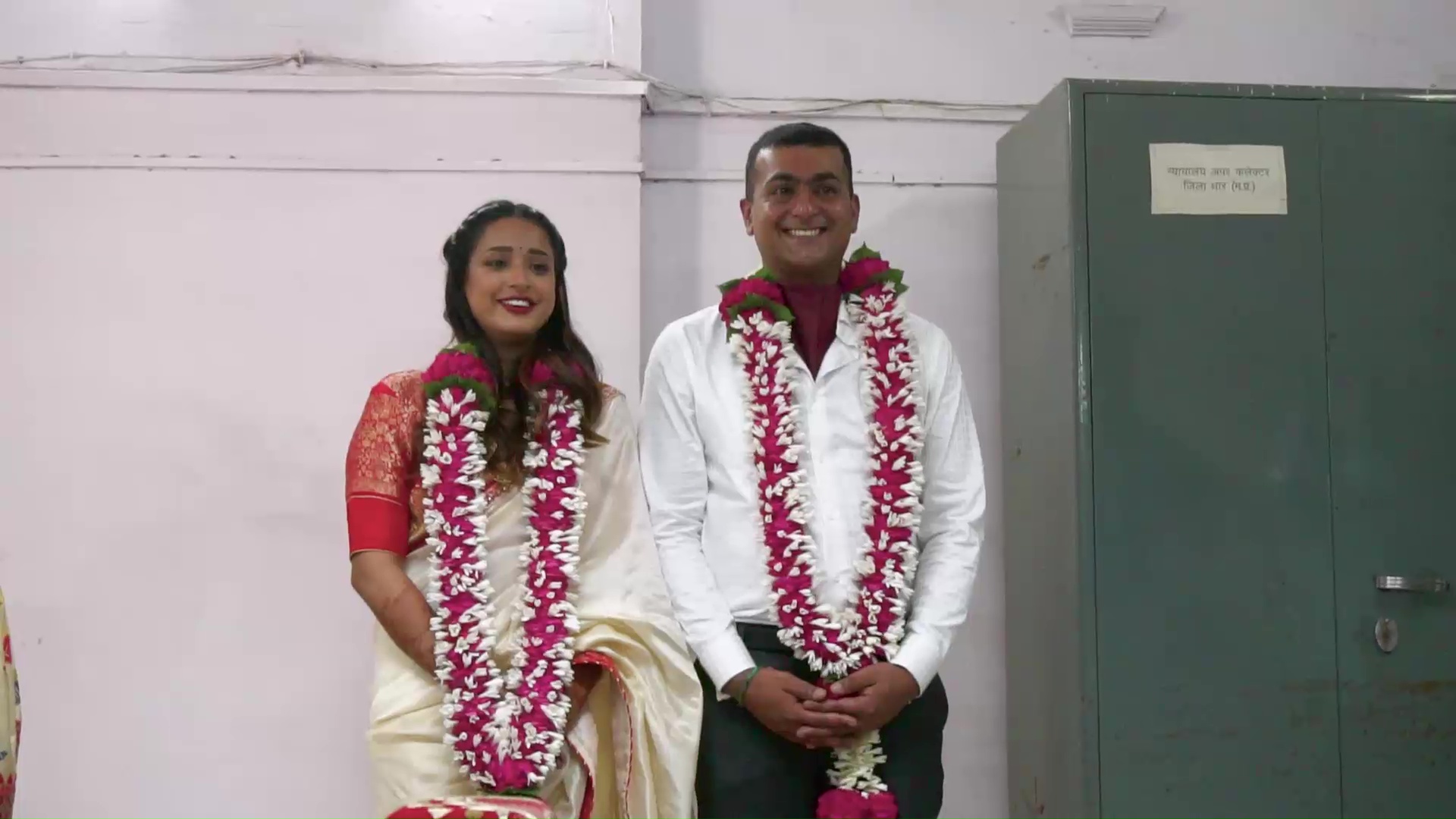 amazing-wedding-in-dhar-city-magistrate-and-army-major-got-married-by-spending-only-500-rupees