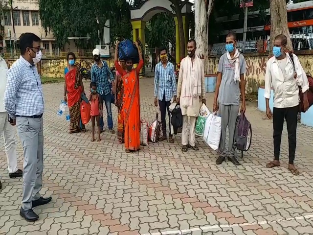 32 workers of dumka stucked in Kerala returned home