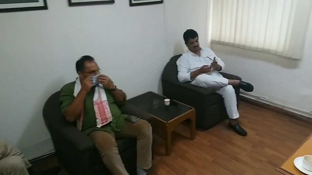 jharkhand-congress-incharge-rpn-singh-held-meeting-with-mlas-in-new-delhi