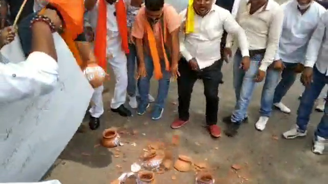 bjym-workers-protested-against-hemant-government-in-dhanbad