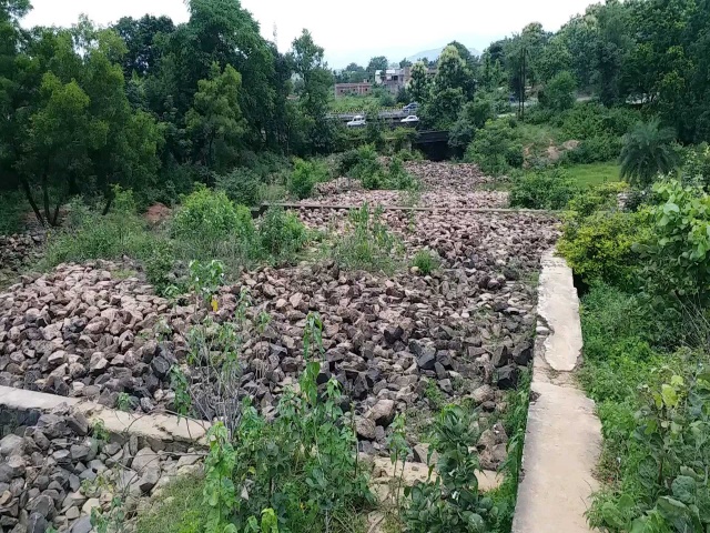 jhariya dam of latehar is in worst condition