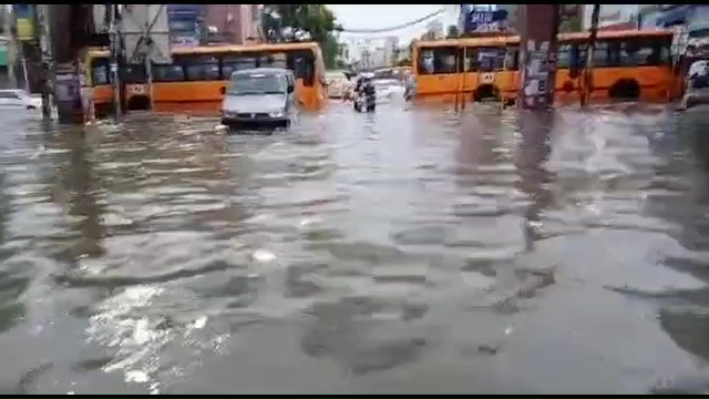 Rains lash Delhi, Mumbai