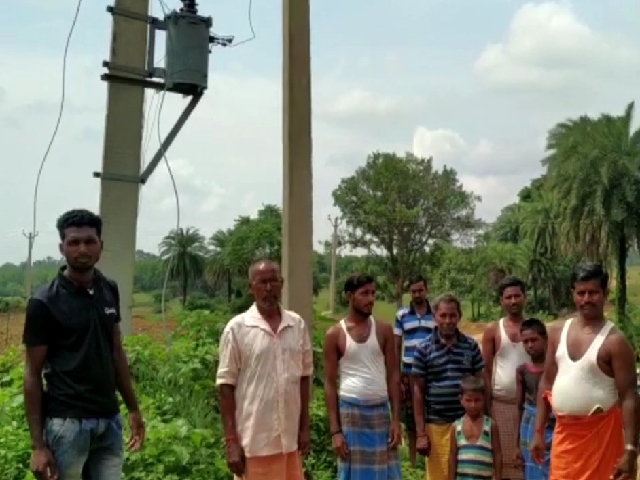 electricity-is-in-bad-condition-in-sharifaatand-village-in-giridih