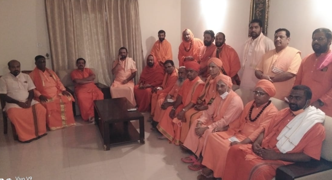 Swamijis awaiting for meet CM