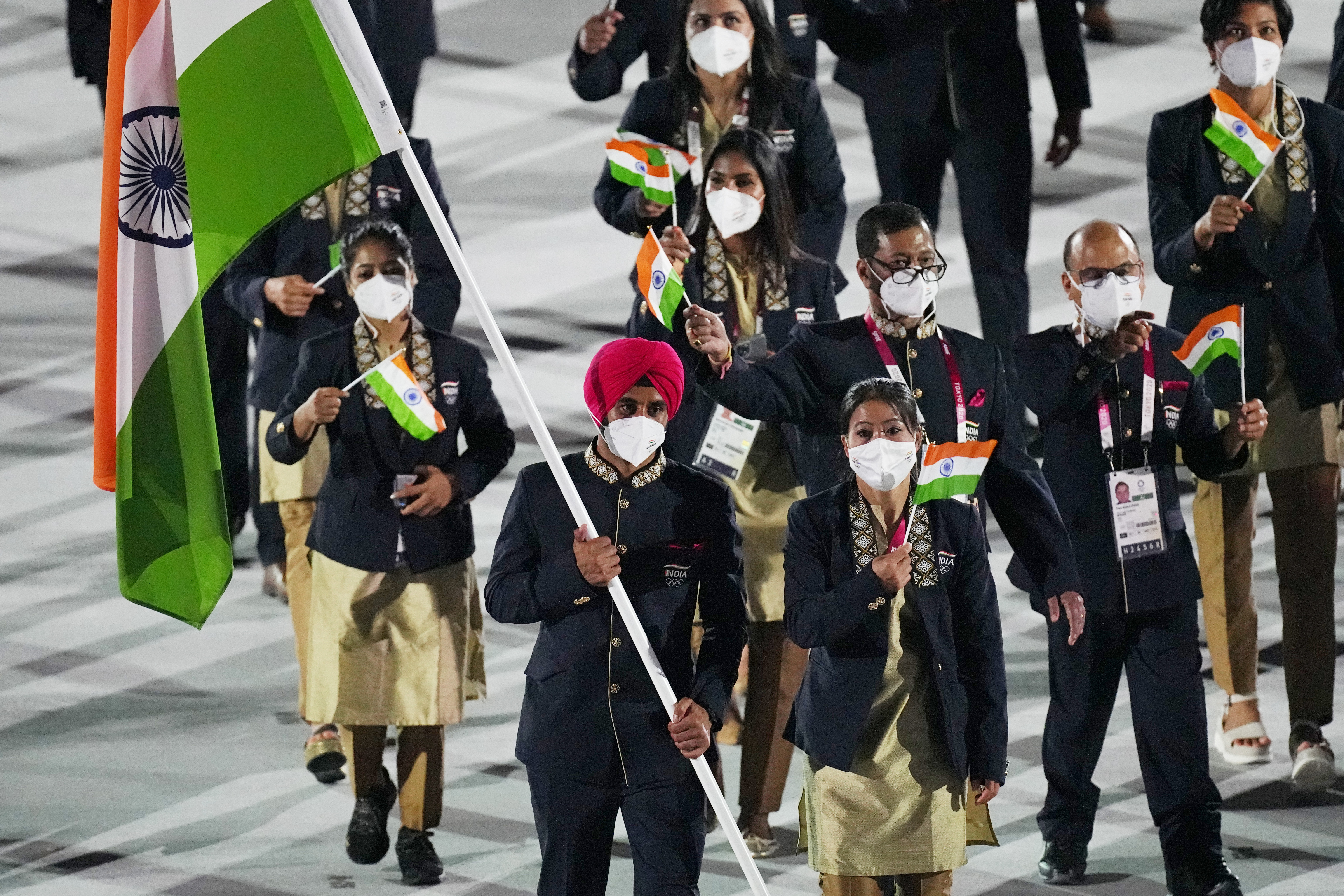 Manpreet Singh and Mary Kom lead out India in Tokyo Olympics Parade