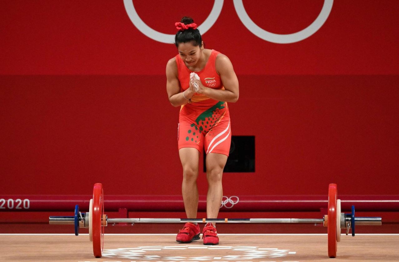 TOKYO OLYMPICS 2021 MIRABAI CHANU BAGS INDIAS FIRST MEDAL A SILVER IN 49KG WEIGHTLIFTING DO YOU KNOW WEIGHTLIFTER MIRABAI CHANU