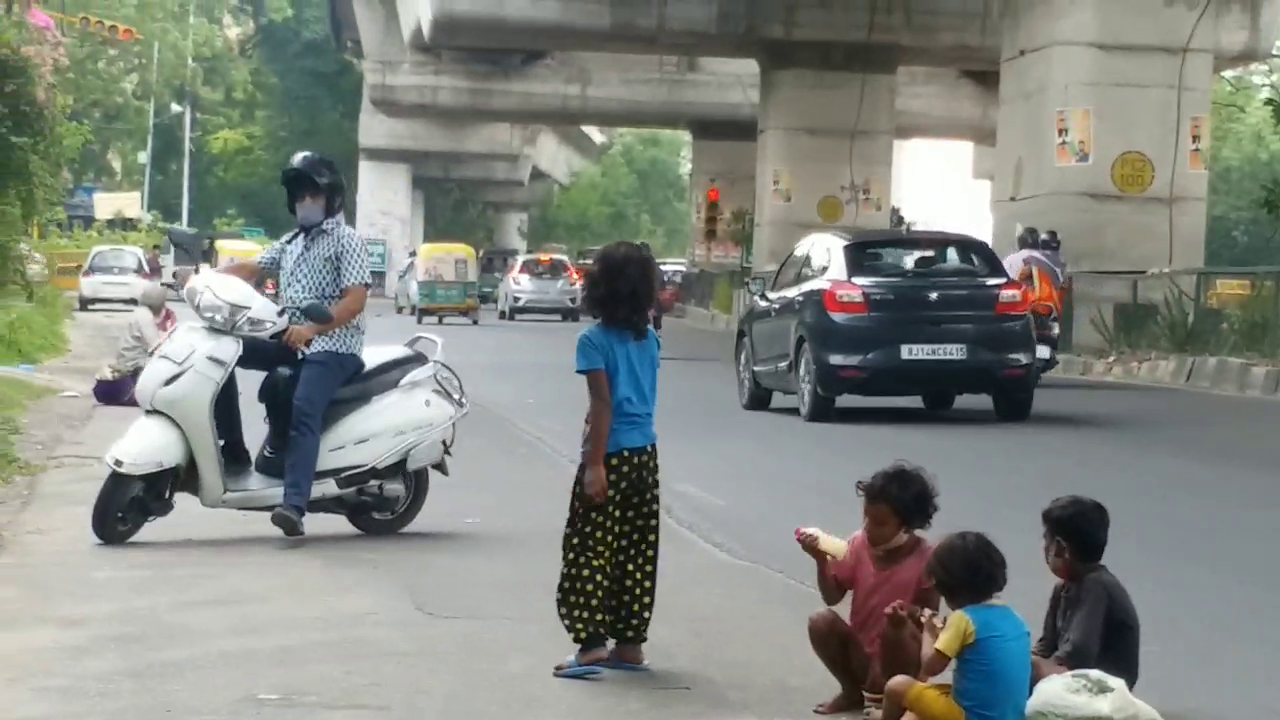 राजस्थान में भिक्षावृत्ति,  कोरोना महामारी,  रोजागार पर मार,  भीख मांग रहे कामगार,  जयपुर भिक्षावृत्ति, begging in rajasthan , corona pandemic,  job lost,  begging workers , Jaipur begger