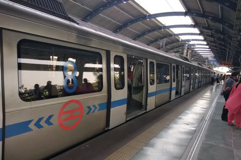 Metro and buses will run at full capacity in Delhi from today