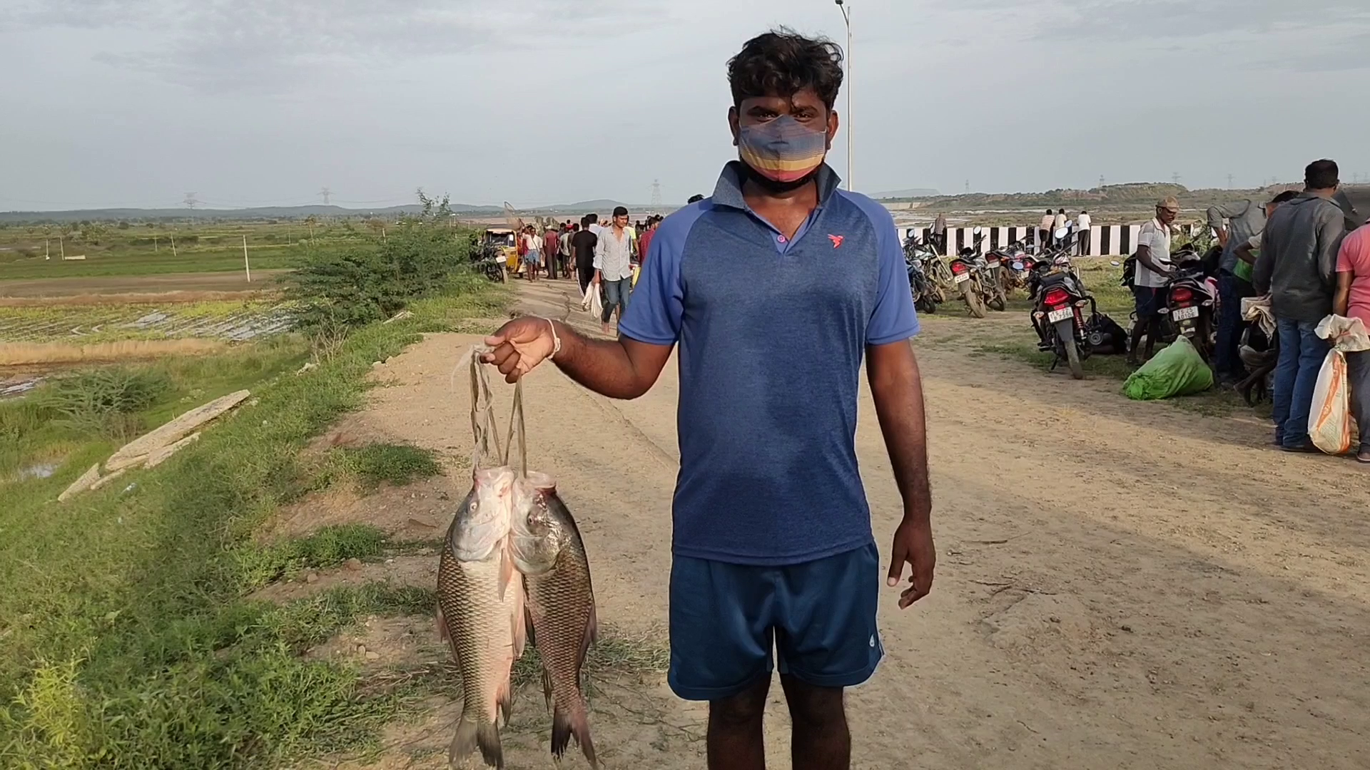 people-fishing-in-parvati-barrage