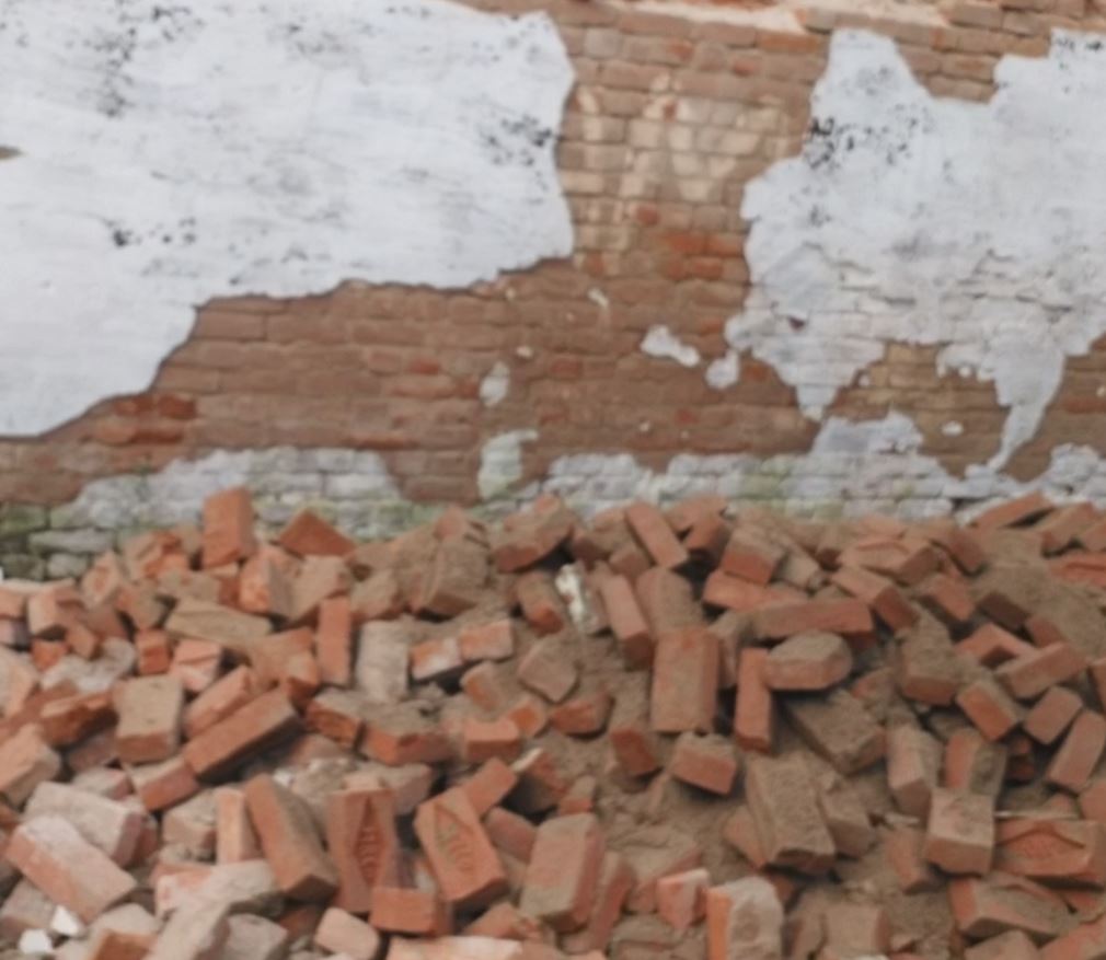 wall collapsed due to heavy rainfall