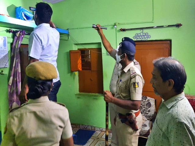 Bangalore City Police raid 63 rowdy sheeters house