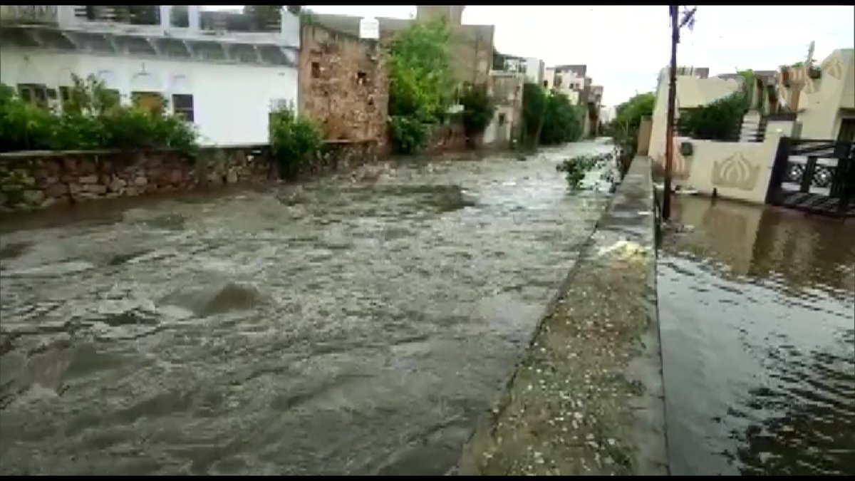 Rains lash Delhi