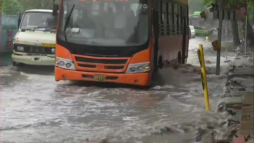 Rains lash Delhi