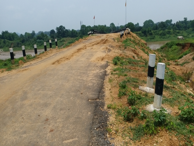 non-construction of approach road troubles people in ramgarh