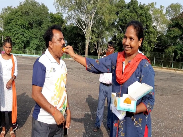 hockey players in khunti cheer up for nikki pradhan to win in semifinal match of tokyo olympic