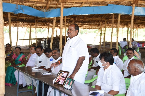 ஆலோசனைக் கூட்டத்தில் பேசிய ஆர்.பி.உதயகுமார்