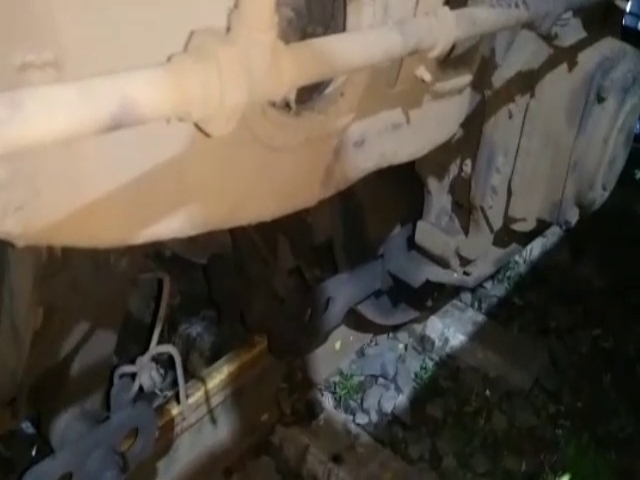 engine of train suddenly derailed in dhanbad