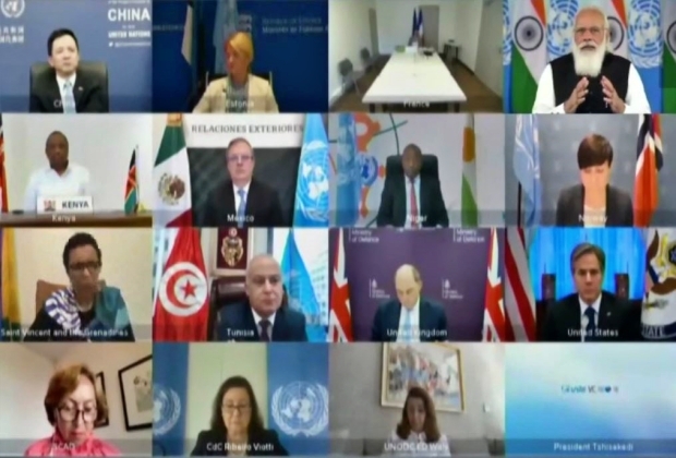 संयुक्त राष्ट्र सुरक्षा परिषद के सदस्य देशों के प्रतिनिधियों को संबोधित करते पीएम मोदी