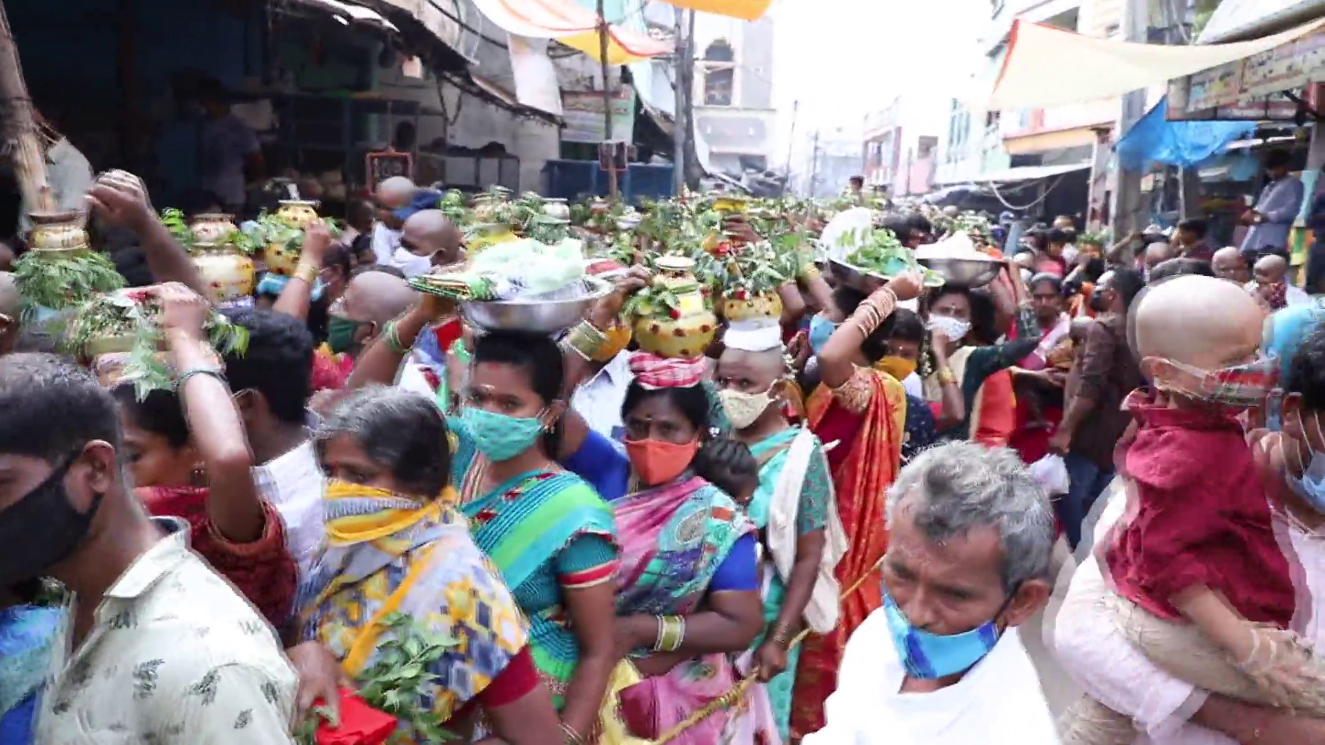 VEMULAWADA Sri Raja Rajeshwara temple, devotees flow at vemulawada