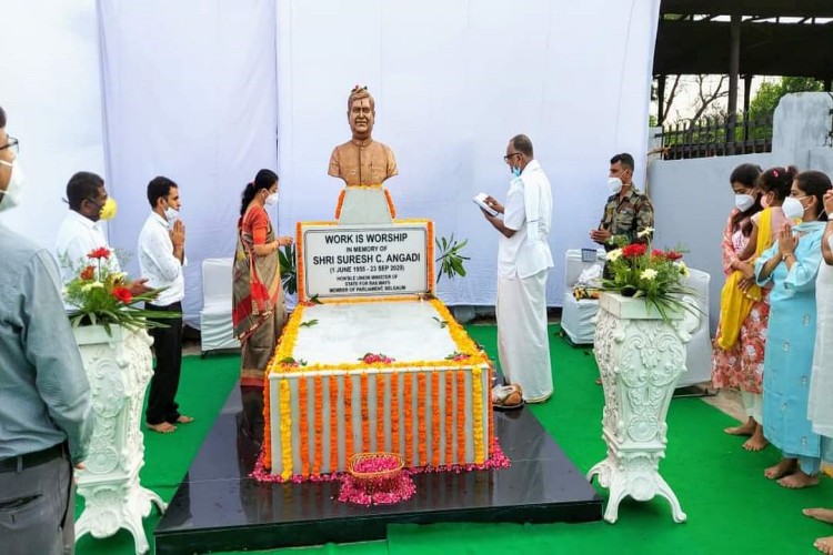 suresh angady statue Unveiling in delhi