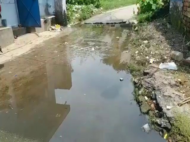 People upset due to dirty water of safety tank in dhanbad