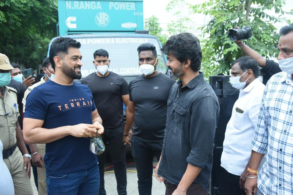 Thala Dhoni meets Thalapathy Vijay - double charismatic photo erupts the internet