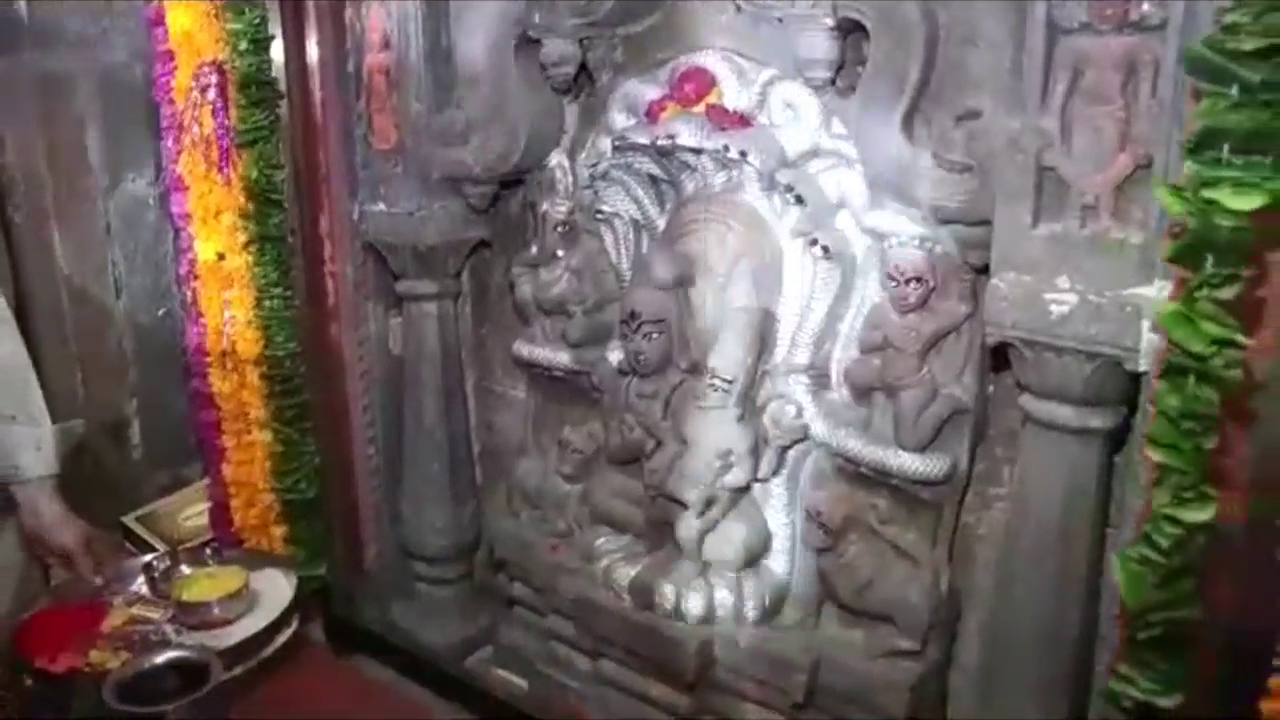मंदिर में विराजित नागचंद्रेश्वर की प्रतिमा